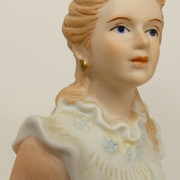 Homco # 1439 Courtney's Dream Porcelain Bisque Lady in Chair Figurine 6.5" SEJ&5 - Picture 7 of 16